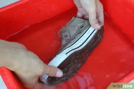 Image titled Make a Pair of "Vintage" Converse Step 3